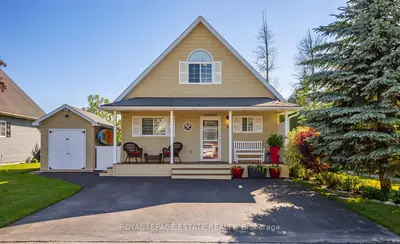 Detached in Wasaga Beach