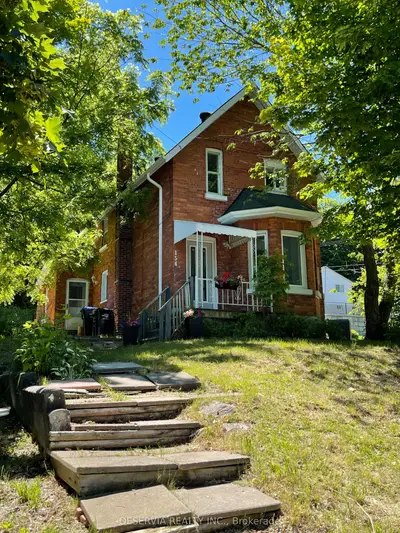 Detached in Midland
