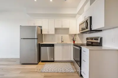 430 Essa Road 218, Barrie, On L4n 9c6