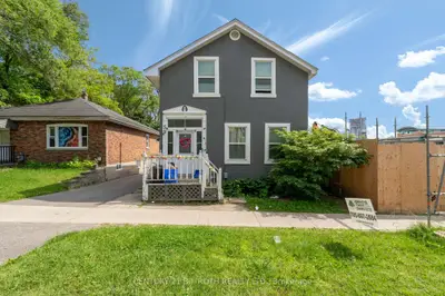 Triplex in Barrie