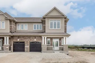 Att/Row/Townhouse in Wasaga Beach