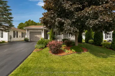 Detached in Wasaga Beach