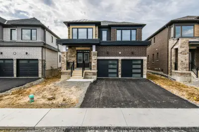 Detached in Wasaga Beach