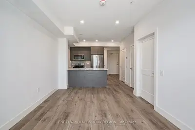 4 Kimberly Lane E 427, Collingwood, On L9y 5t6
