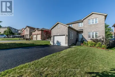 8 Laurelwood Lane, Barrie, On L4n 0z9