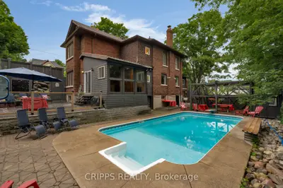 Detached in Orillia