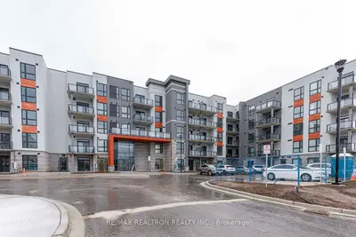 Condo Apartment in Collingwood