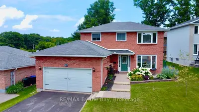 107 Woodland Drive, Midland, On L4r 4v3