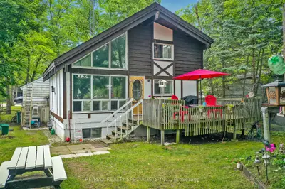 Detached in Wasaga Beach