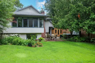 10 Sunset Court, Collingwood, On L9y 4y3