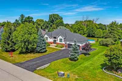 Detached in Wasaga Beach
