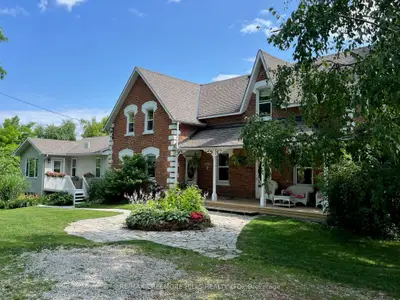 Detached in Clearview