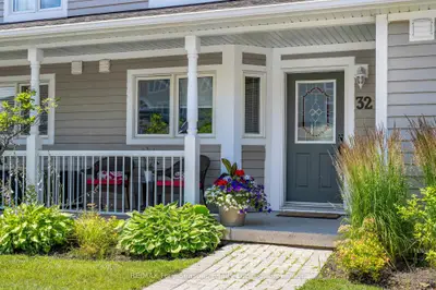 Condo Townhouse in Collingwood