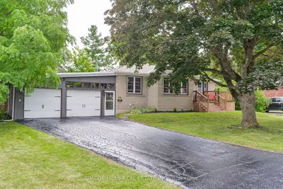 Detached in Orillia