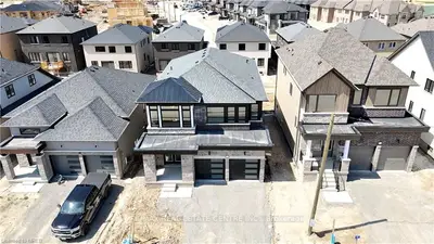 9 Rosanne Circle, Wasaga Beach, On L9z 0n4