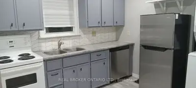 19 Alfred Street W Upper, Barrie, On L4n 3l9