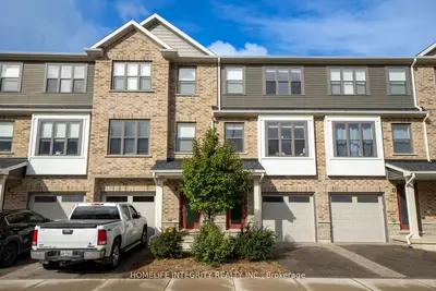 1 Leggott Avenue 10, Barrie, On L4m 0k7
