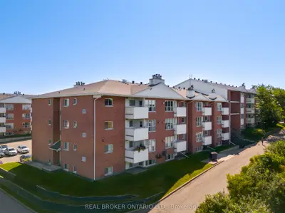 Common Element Condo in Barrie