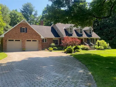 Detached in Clearview