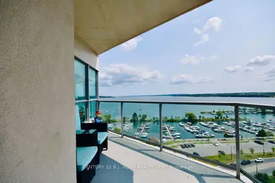Condo Apartment in Barrie