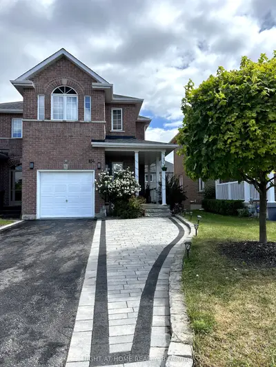 Att/Row/Townhouse in Barrie
