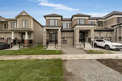 Att/Row/Townhouse in Barrie