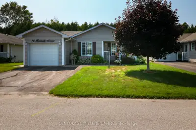 Detached in Wasaga Beach