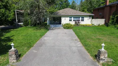Detached in Wasaga Beach