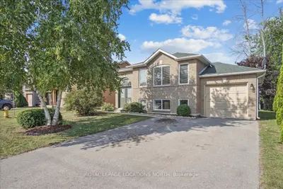 Detached in Wasaga Beach