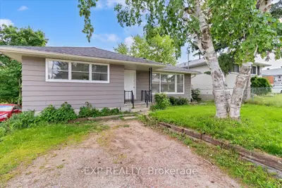 Triplex in Barrie