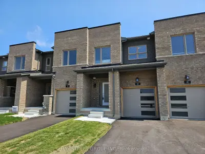 Att/Row/Townhouse in Barrie