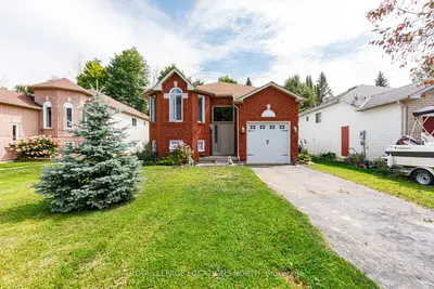 Detached in Wasaga Beach