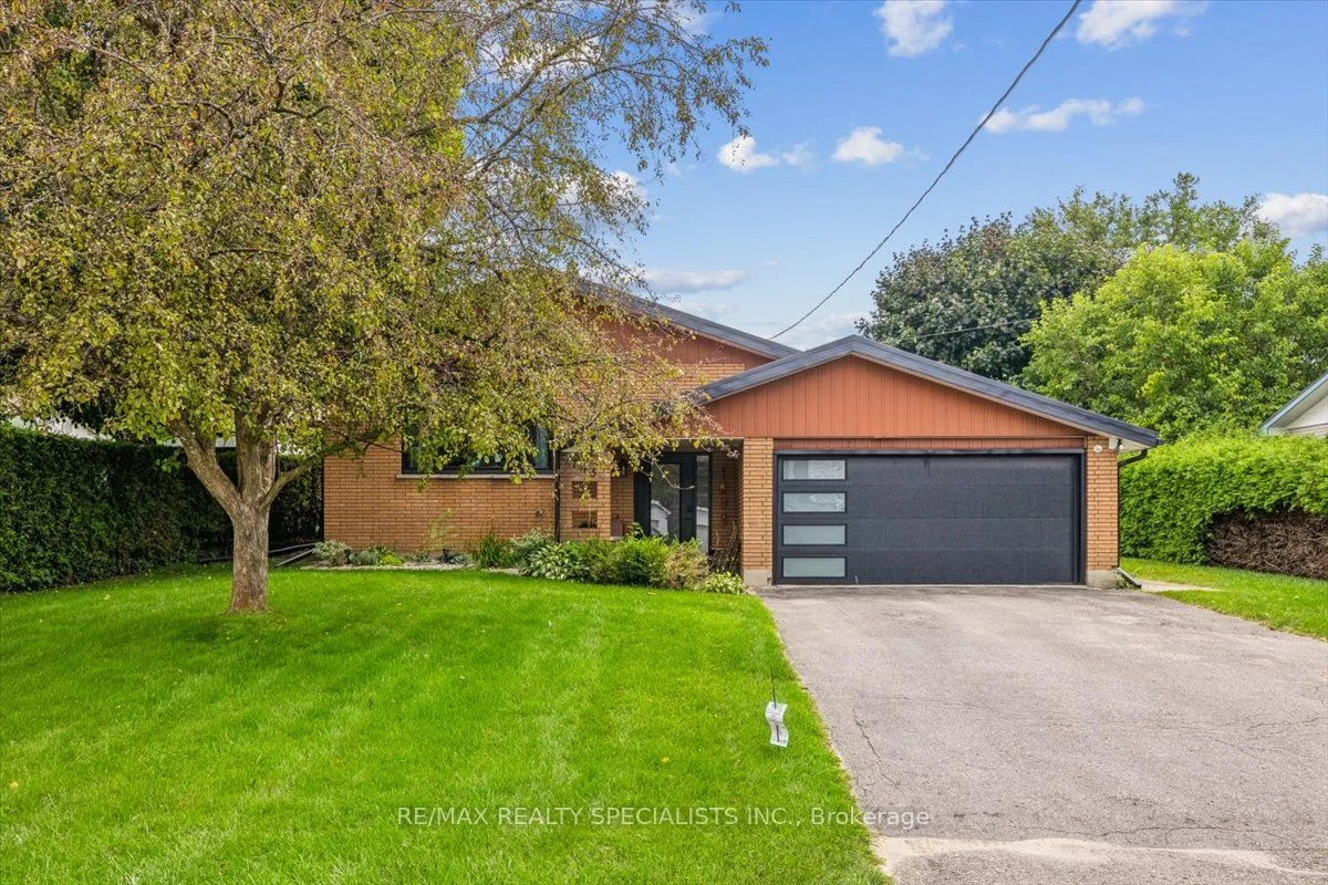 Detached in Midland