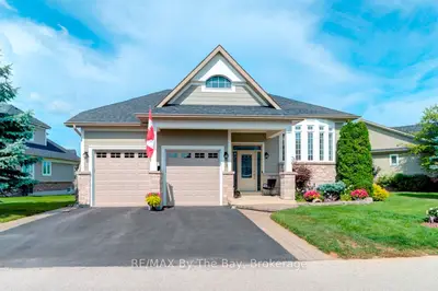 Common Element Condo in Collingwood