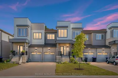 Att/Row/Townhouse in Clearview