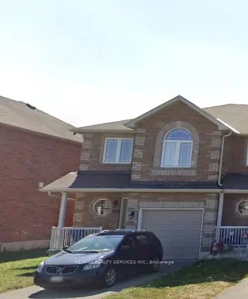Att/Row/Townhouse in Barrie