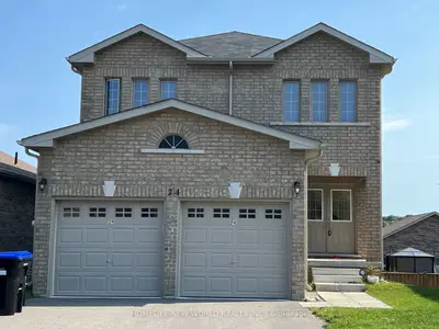 Detached in Penetanguishene