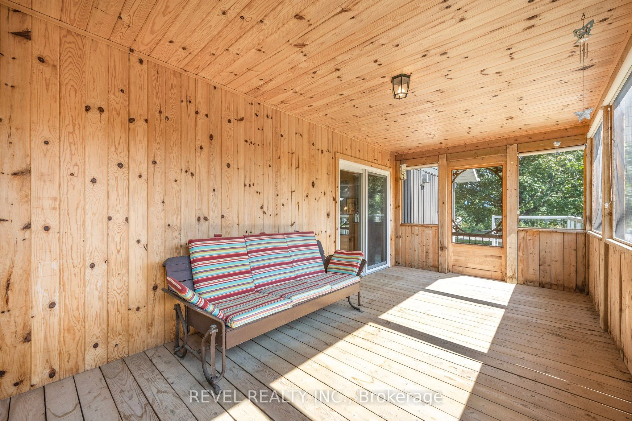 22 Anne Street, Penetanguishene, ON L9M 1K4