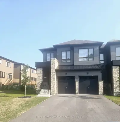 Att/Row/Townhouse in Wasaga Beach