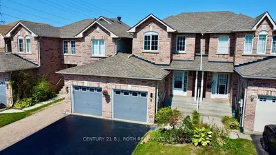 Att/Row/Townhouse in Barrie