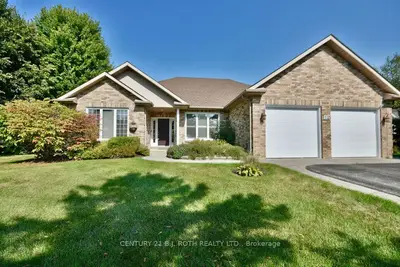 Detached in Springwater