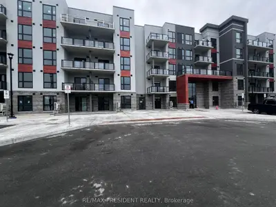 Condo Apartment in Collingwood