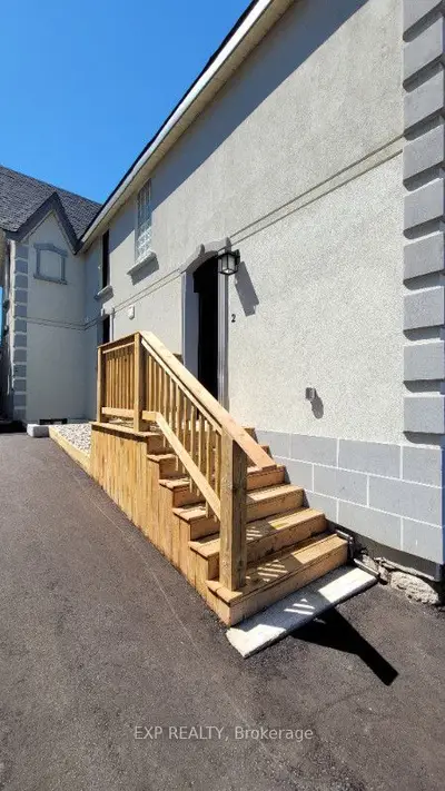 Detached in Orillia
