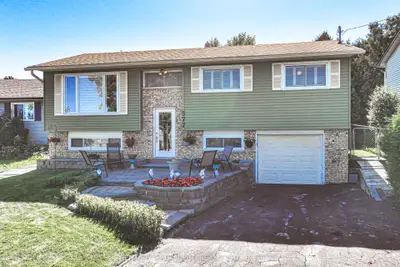 Detached in Orillia