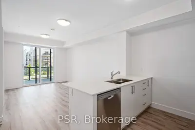 Condo Apartment in Collingwood