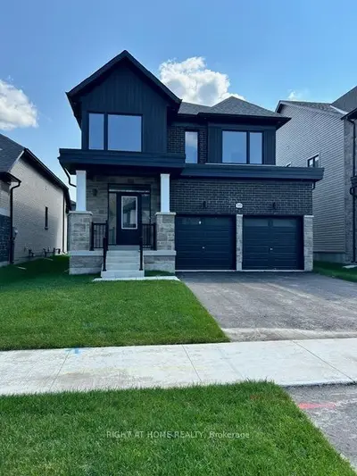 Detached in Wasaga Beach