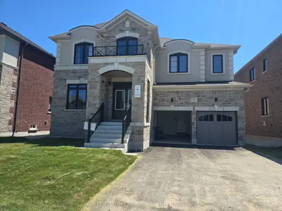 Detached in Clearview