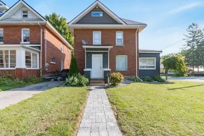 Detached in Midland