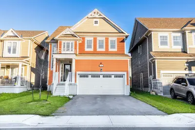 Detached in Wasaga Beach