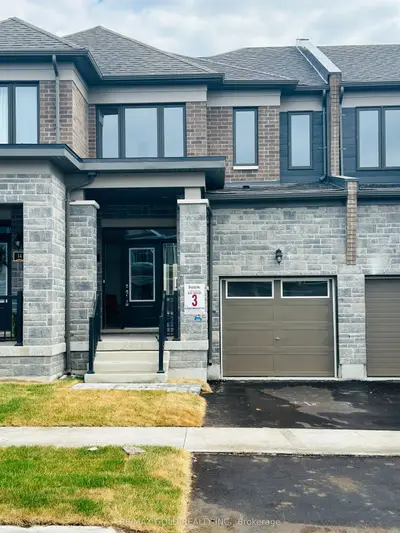Att/Row/Townhouse in Barrie